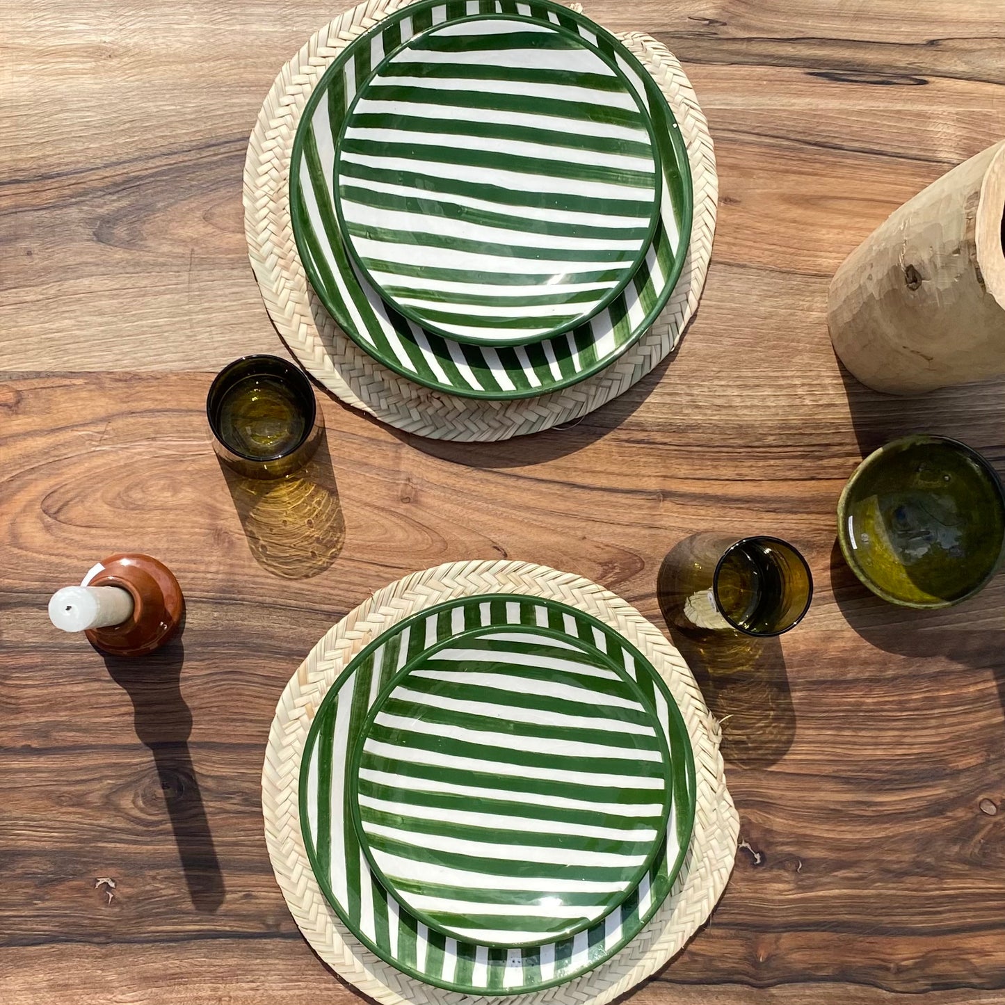 Assiettes céramique à rayures vertes