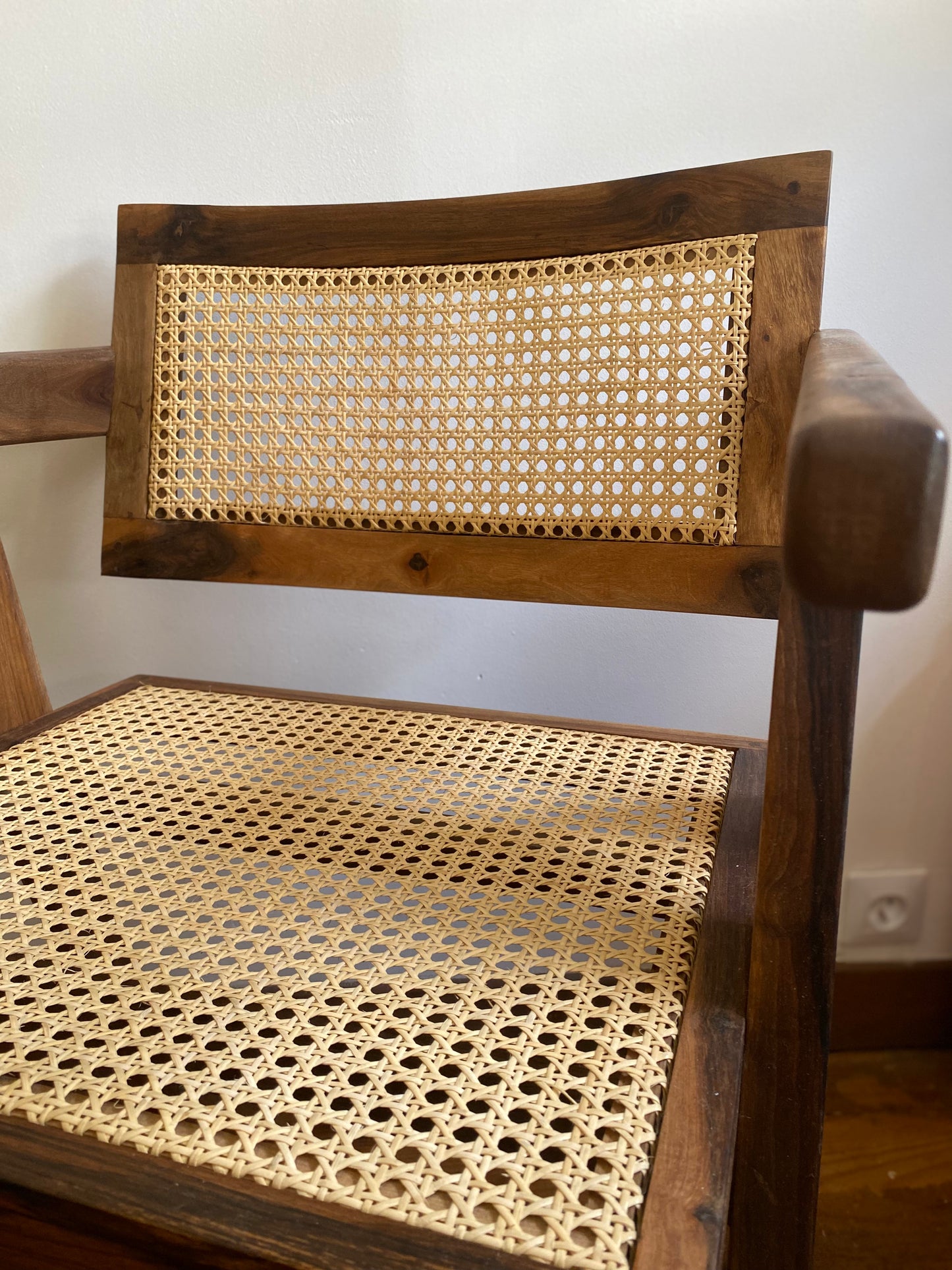 Fauteuil de salle à manger en bois de noyer