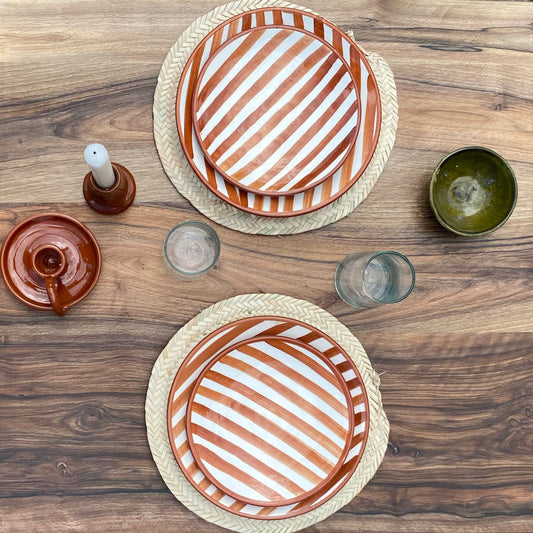 Assiettes céramique à rayures marron