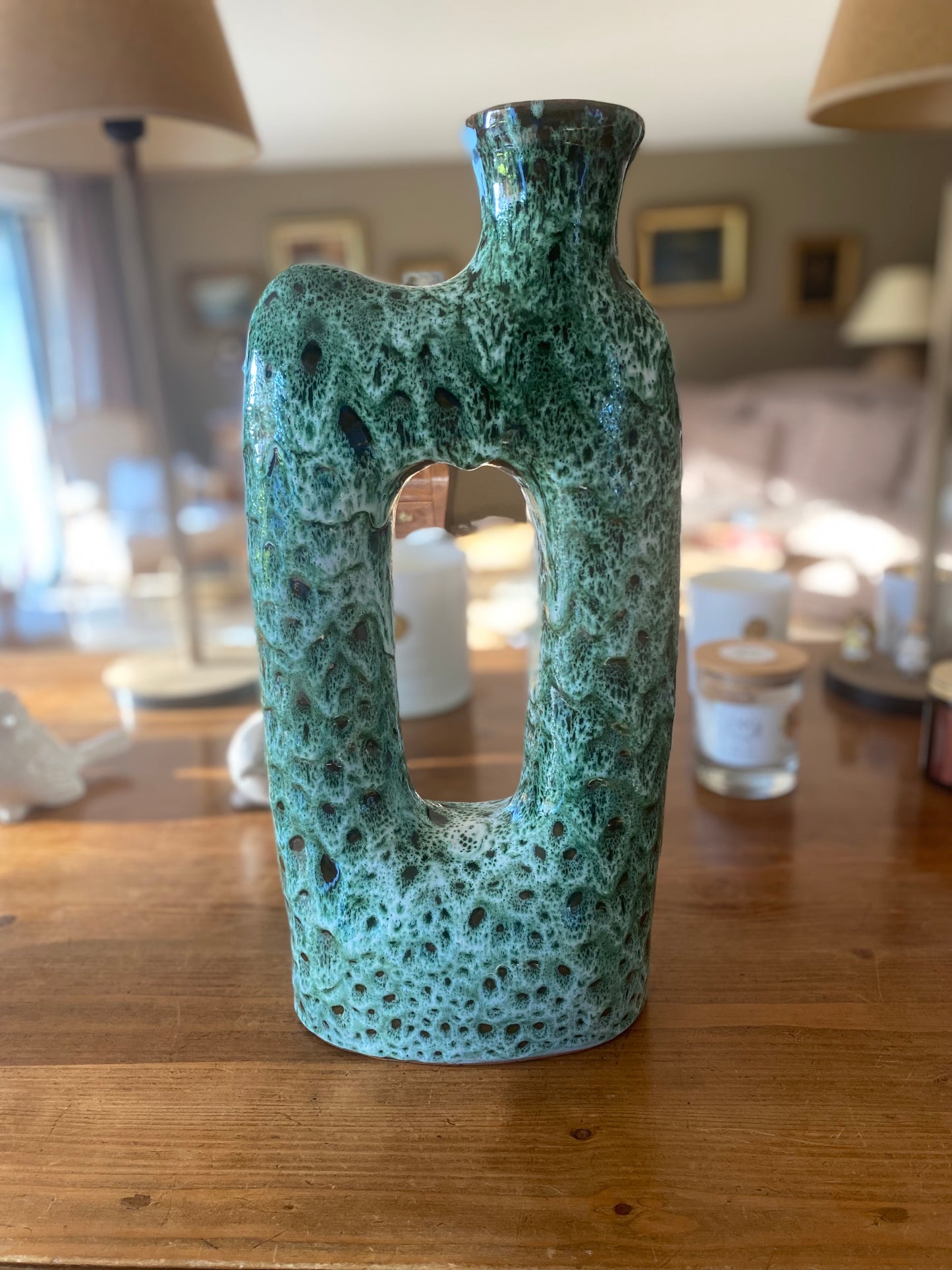 Poterie décorative paon