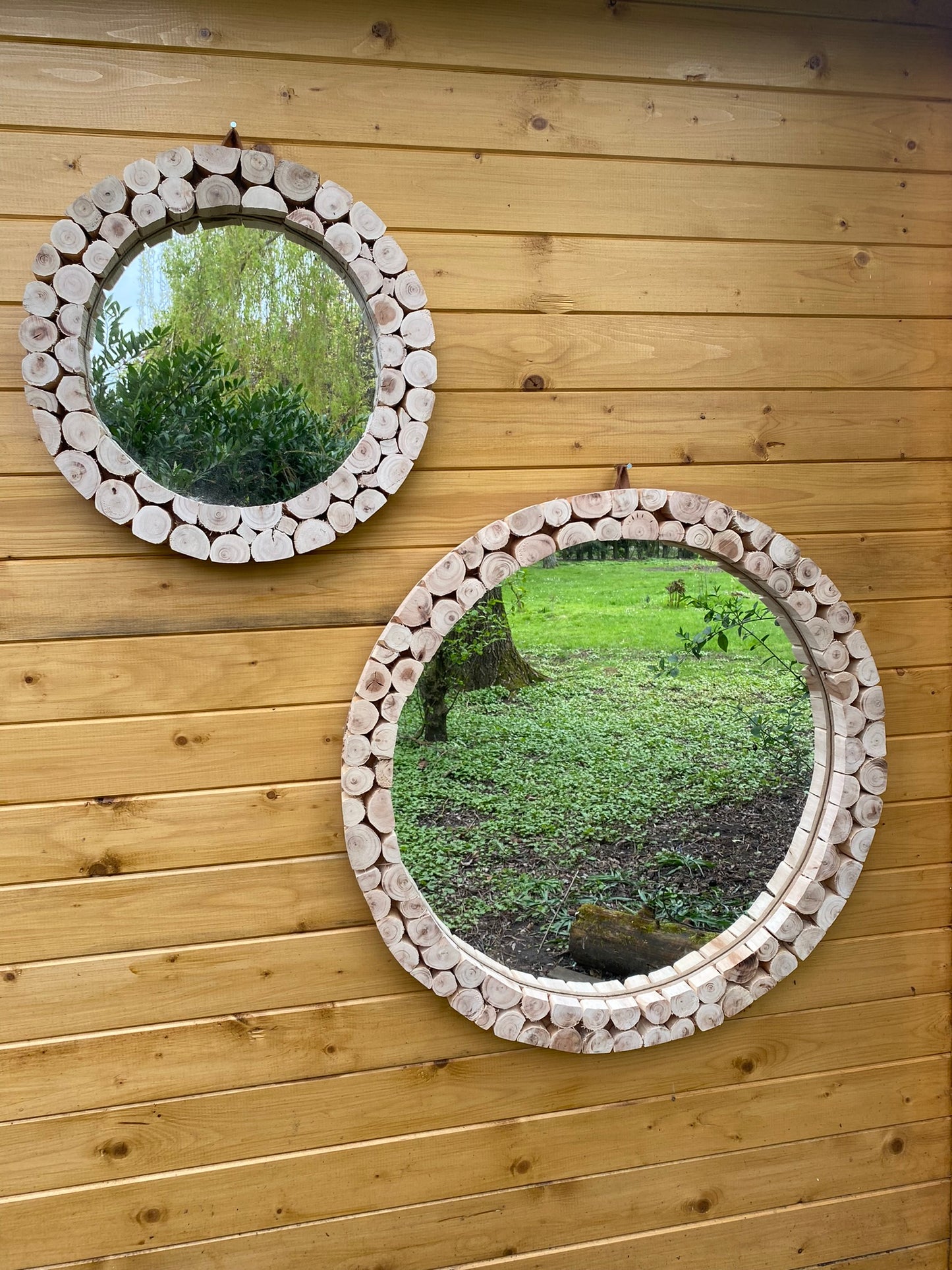 Miroir en morceaux de bois