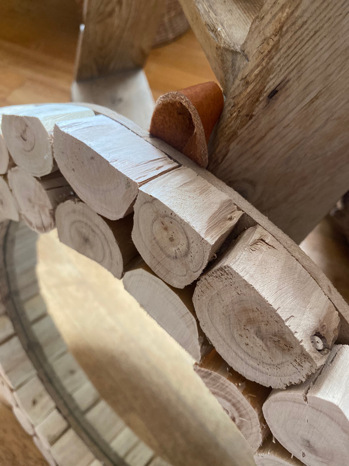 Miroir en morceaux de bois