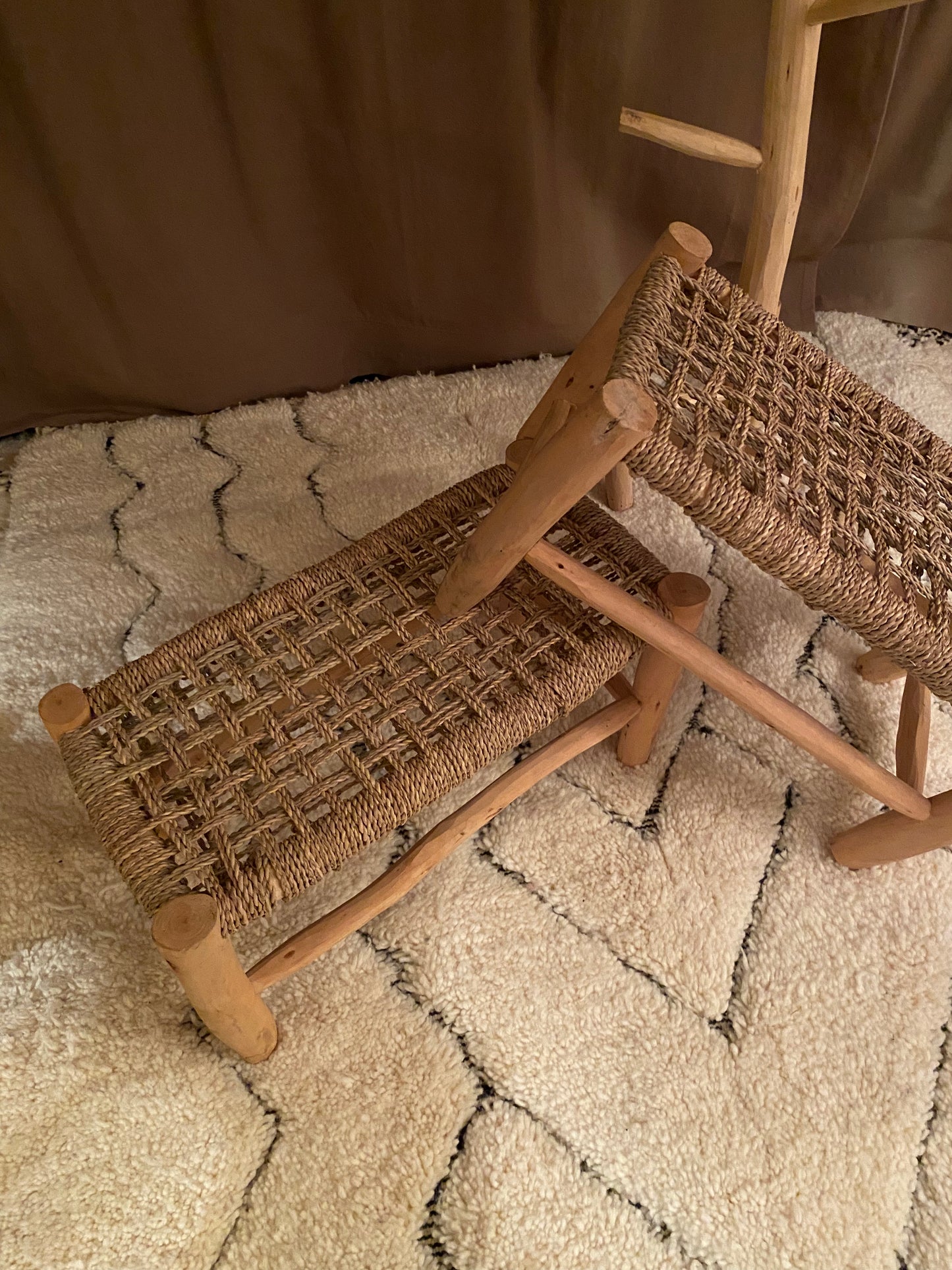 Banc traditionnel en doum tressage carré