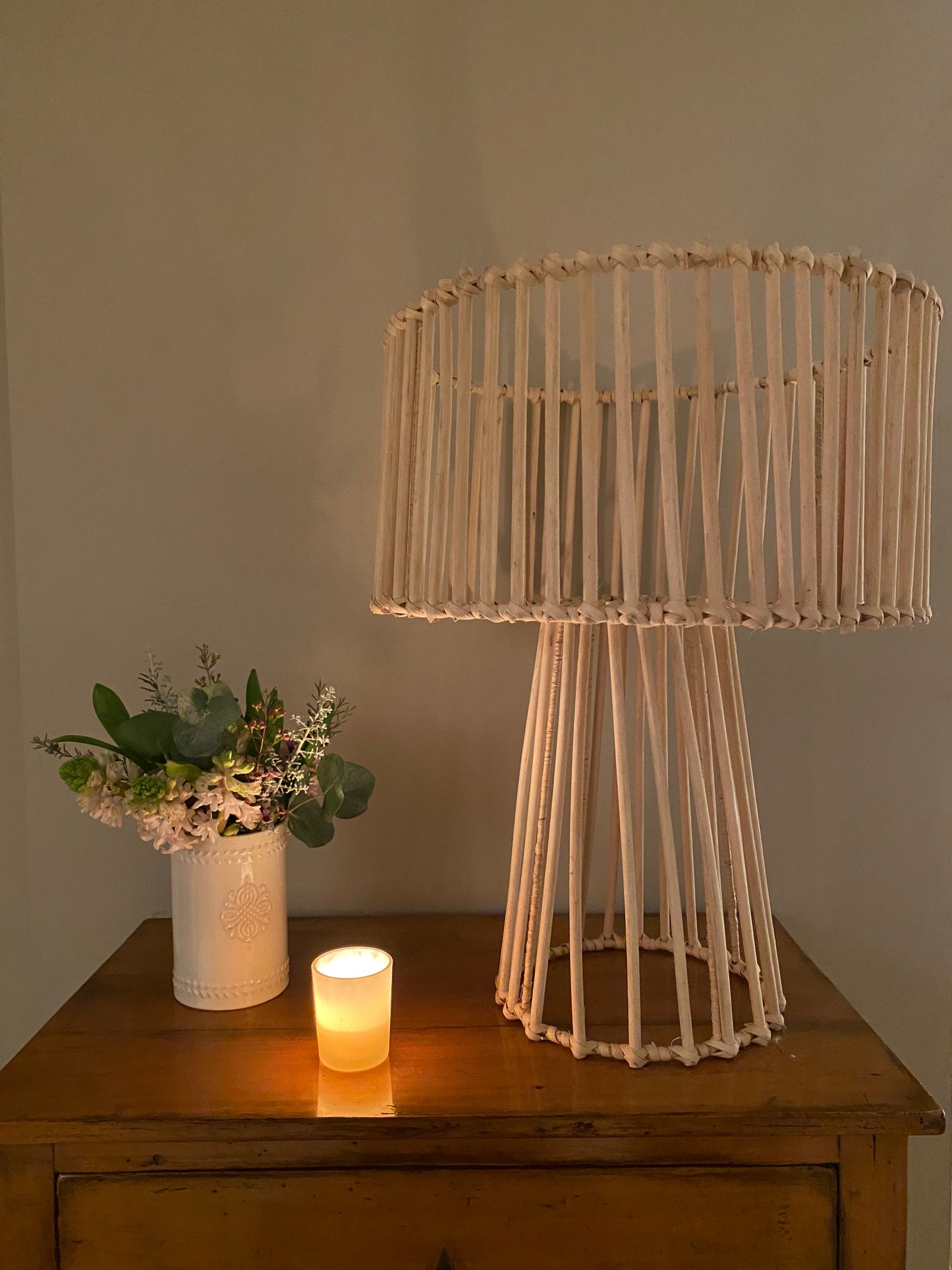 Lampe champignon rotin