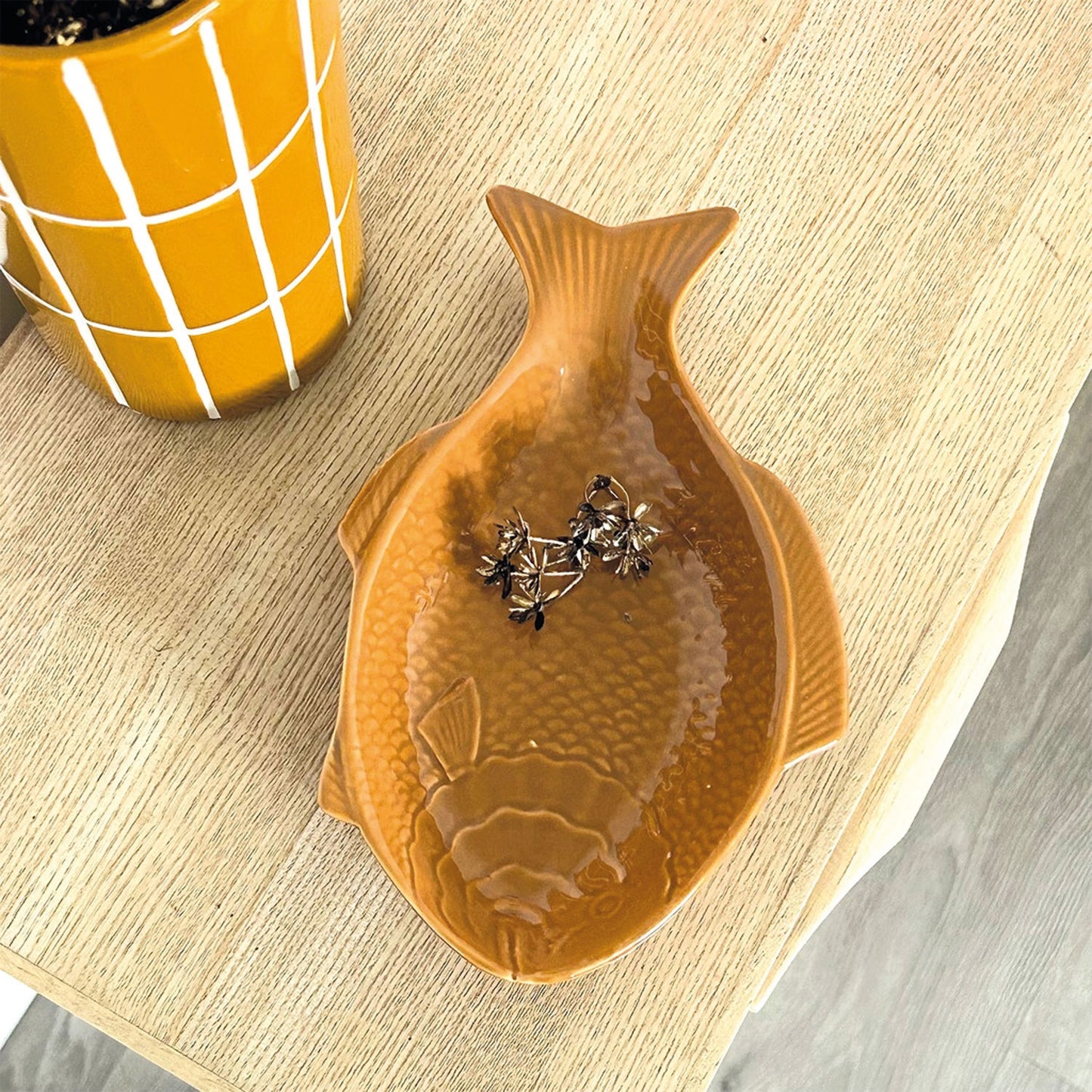 Vase à carreaux marron