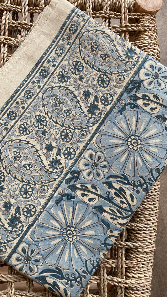 Nappe motifs indien bleu