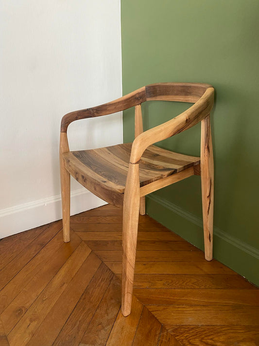 Chaise de salle à manger en bois de noyer